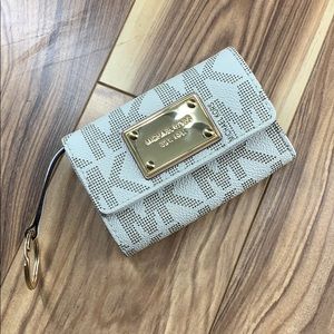 Micheal Kors Small Wallet